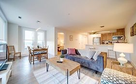 Luxurious Modern 2Br Condo Sleeps 5 Coffee, Ac, Wifi