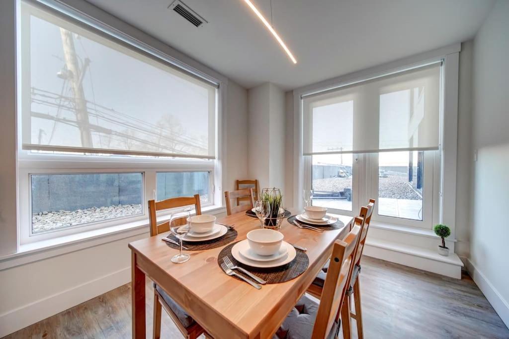 Luxurious Modern 2Br Condo Sleeps 5 Coffee, Ac, Wifi Halifax Exterior photo